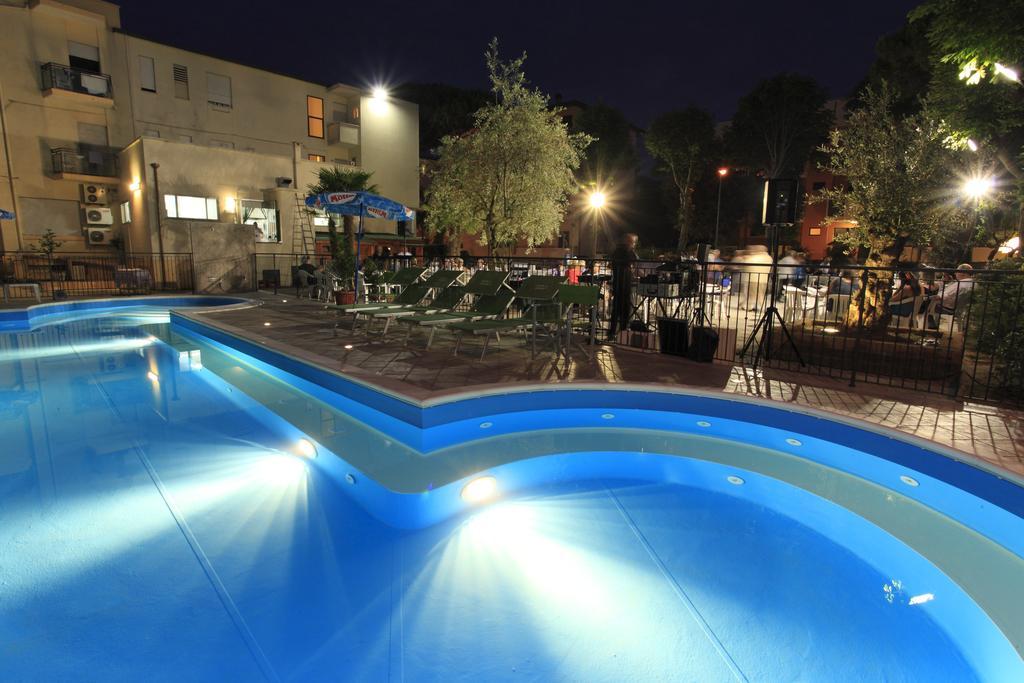 Hotel Vannini Rimini Luaran gambar