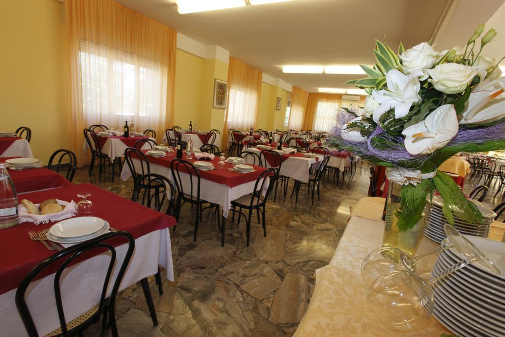 Hotel Vannini Rimini Luaran gambar