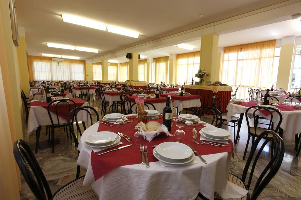 Hotel Vannini Rimini Luaran gambar